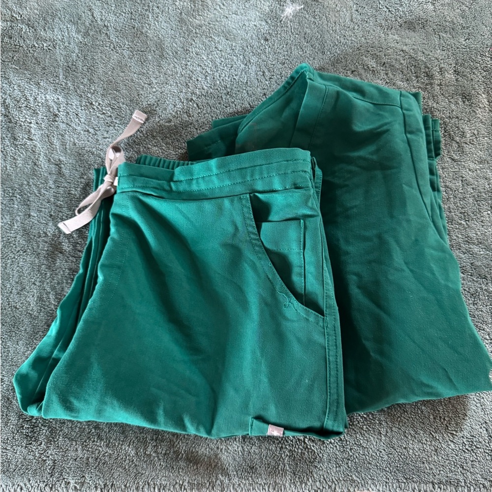 Wear Figs Hunter Green S Scrub Set